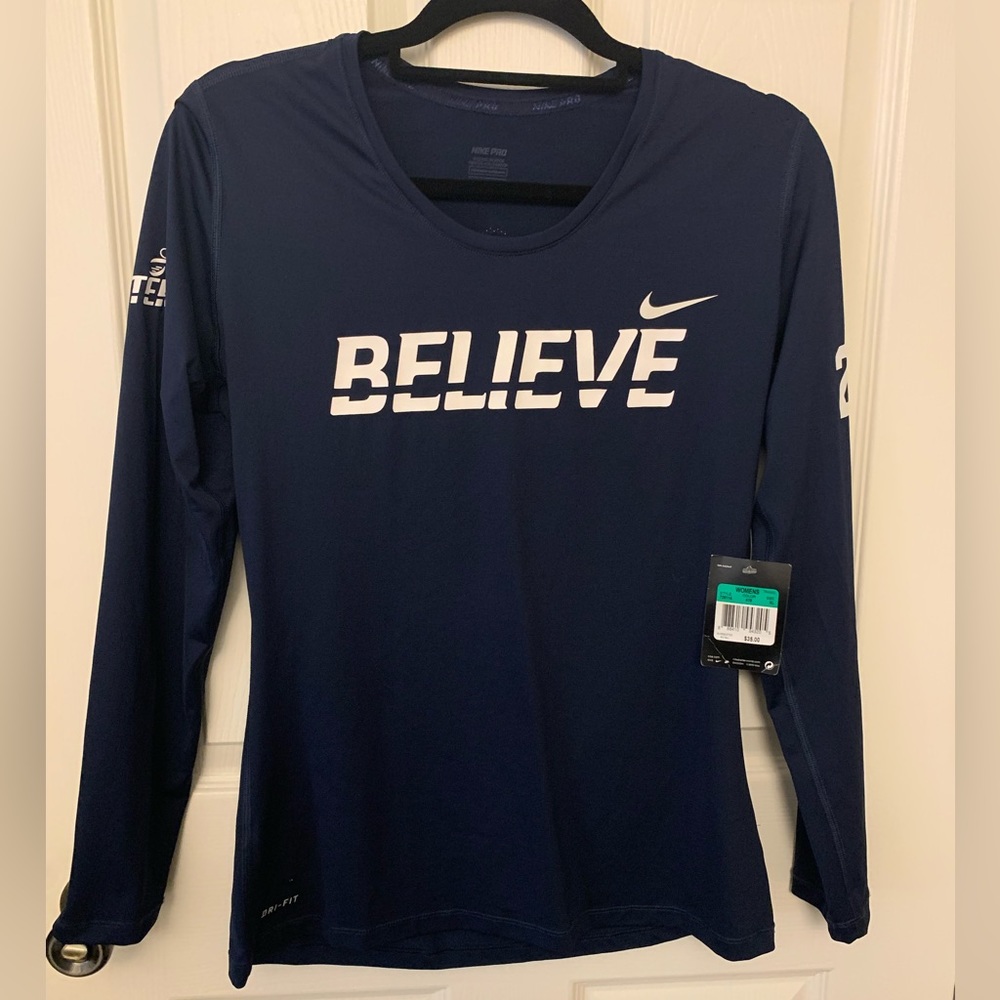 NWT women’s XL Nike top 🌺3/$15🌺